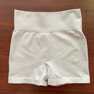 Bo+Tee NO LIMITS SEAMLESS HIGH WAISTED SHORTS